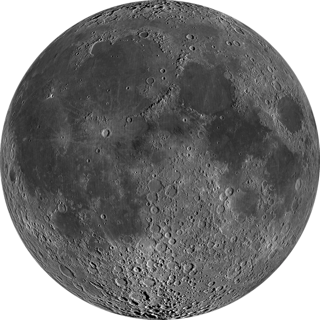 A face visível da Lua em mosaico cinza, com mares escuros e crateras claras